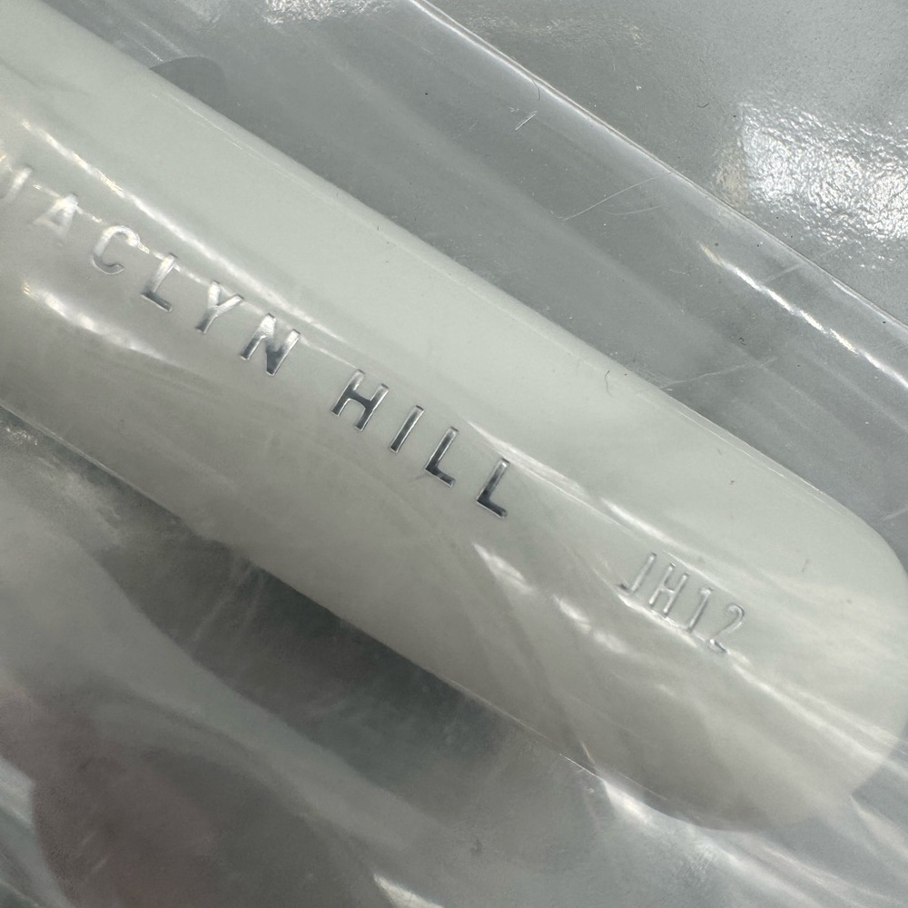 MORPHE x JACLYN HILL JH12 Undercover Lover Brush - Picture 3 of 4